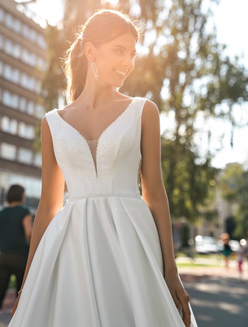 https://elisebride.ro/images/stories/virtuemart/product/17 Olivia       (2).jpg